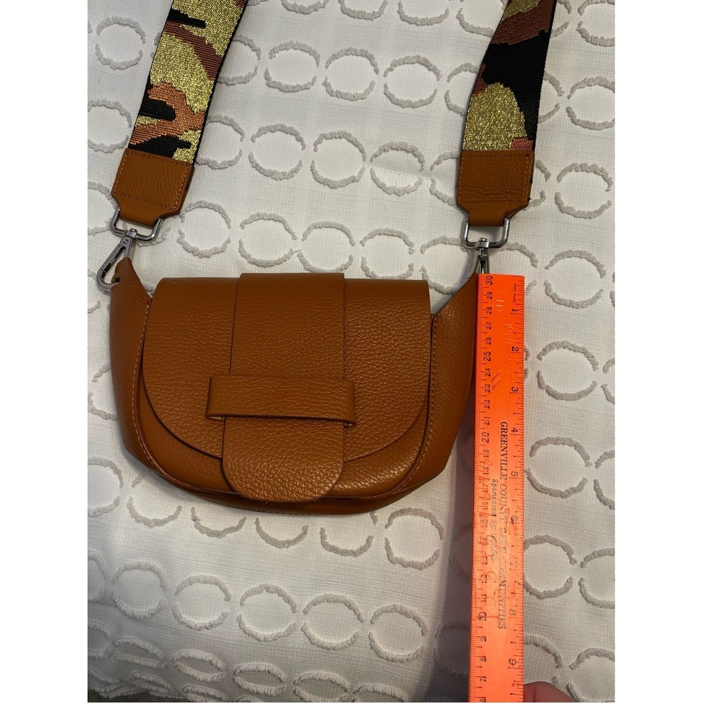 Made In Italy Leather cross-body bag with flap and Camo Interchangeable Strap - Picture 4 of 9